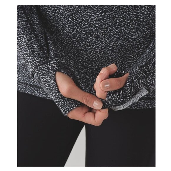 Lululemon 1/2 Zip Run top - Picture 4 of 13